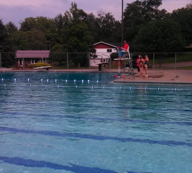 city-of-dodgeville-comer-pool-photo